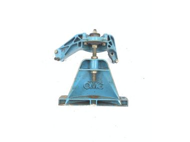 USED: OMC FRONT ENGINE MOUNT 2.5L 3,0L 120 hp -140 HP 908829+909052 