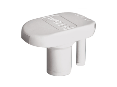 Nylon deck filler with built-in vent, snap-in opening 